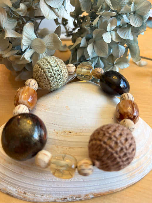 Shella Fun Crochet Stone Bracelet